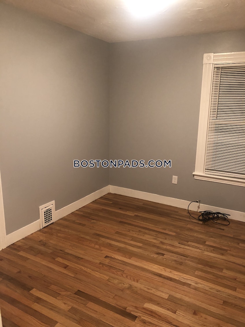 Lynn - $2,300 /month