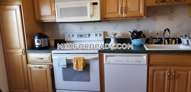 Medford - $2,600 /mo