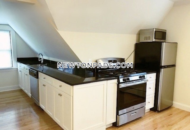 newton-renovated-1-bed-1-bath-available-now-on-commonwealth-ave-in-newton-chestnut-hill-2800-4561772 