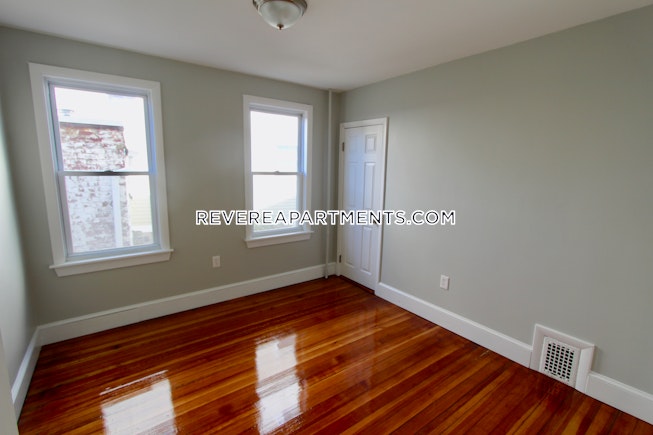 Revere - $2,300 /mo