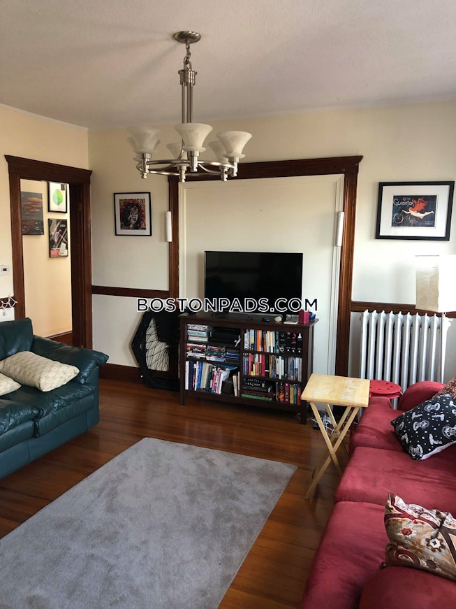 Somerville - $4,200 /mo