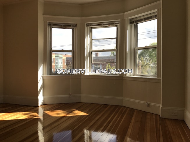 Somerville - $3,900 /mo