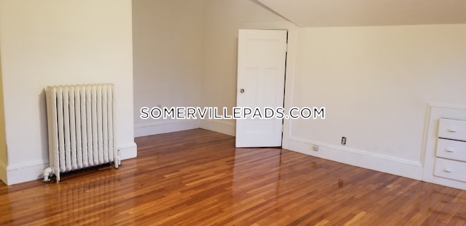 Somerville - $2,400 /mo