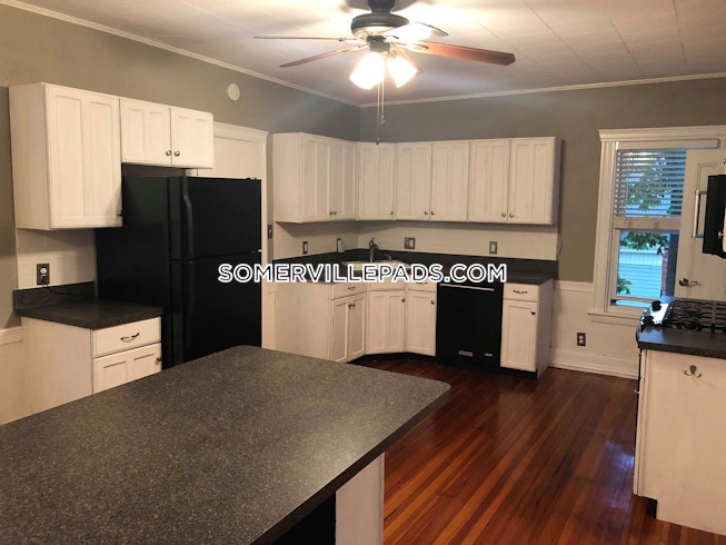 Somerville - $3,200 /mo