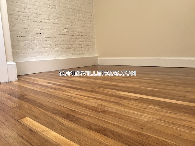 Somerville - $2,600 /mo