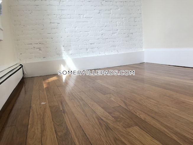 Somerville - $2,600 /mo