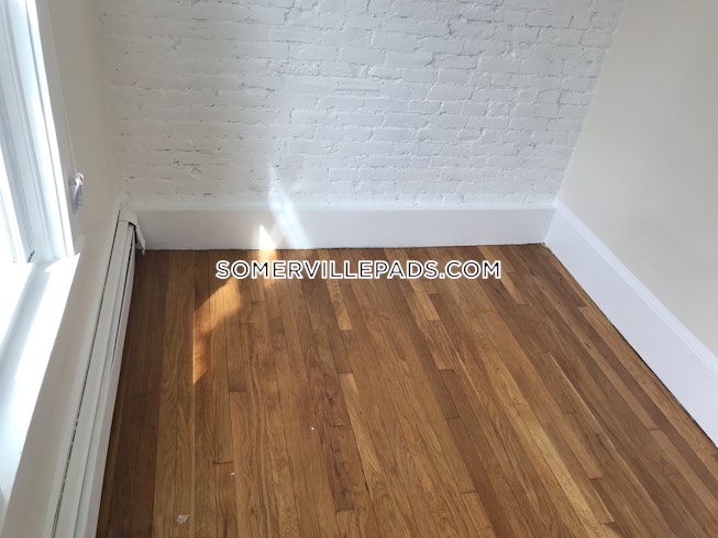 Somerville - $2,600 /mo