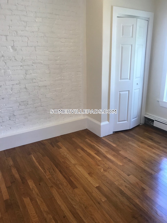 Somerville - $2,600 /mo