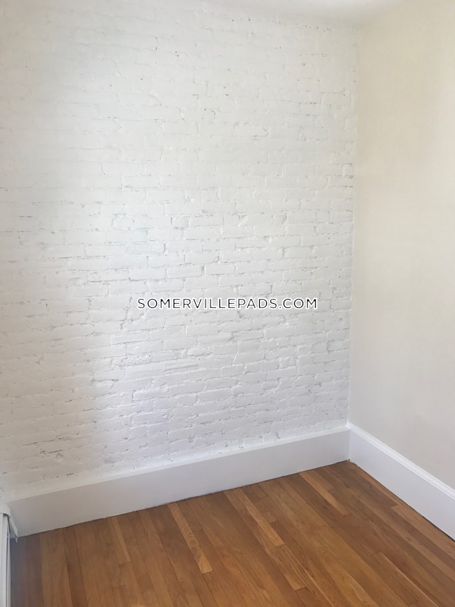 Somerville - $2,600 /mo