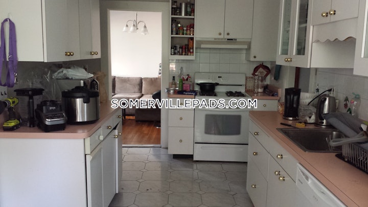 somerville-apartment-for-rent-4-bedrooms-2-baths-winter-hill-4400-382706 