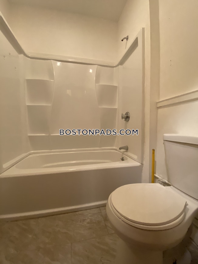 Boston - $2,800 /mo