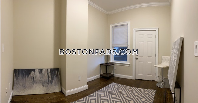 Boston - $3,770 /mo