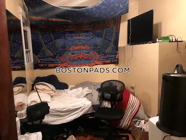 Boston - $6,400 /mo