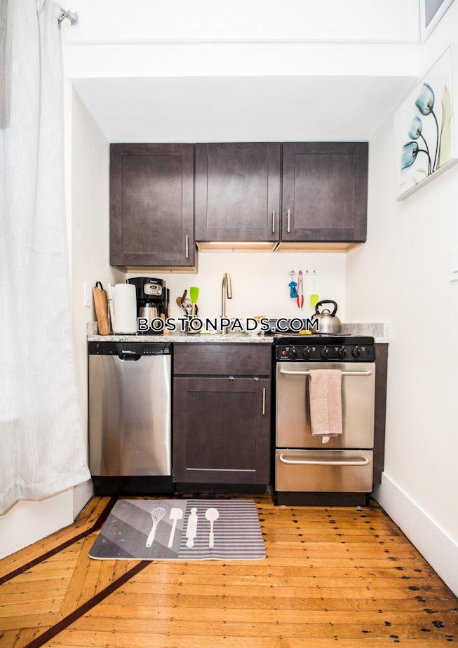 Boston - $2,350 /mo