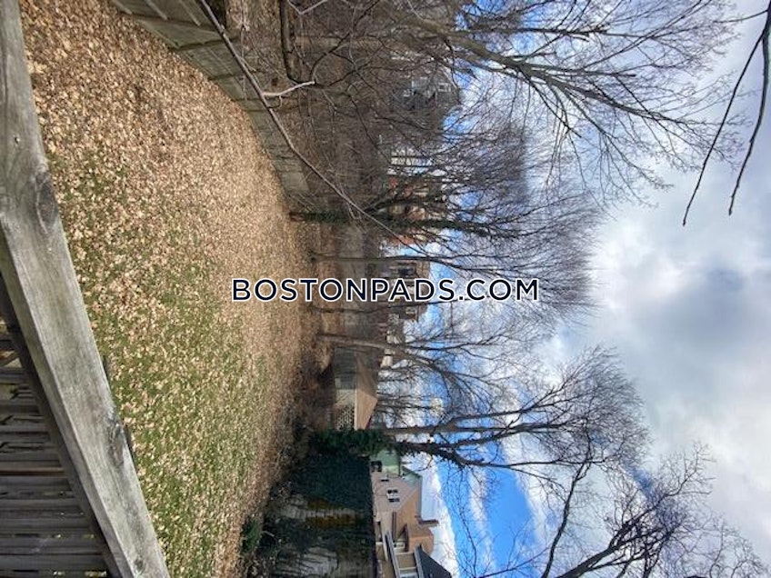 Boston - $3,425 /month