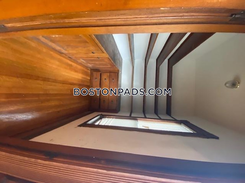 Boston - $3,425 /month