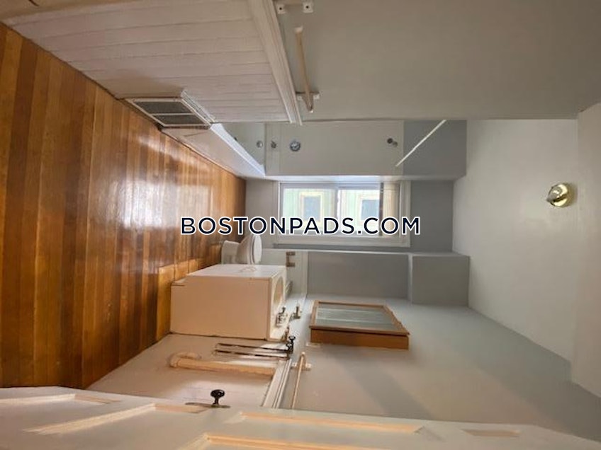 Boston - $3,425 /month