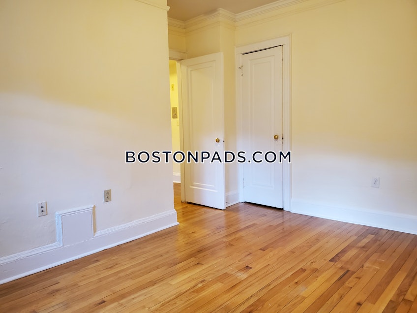 Boston - $3,095 /month