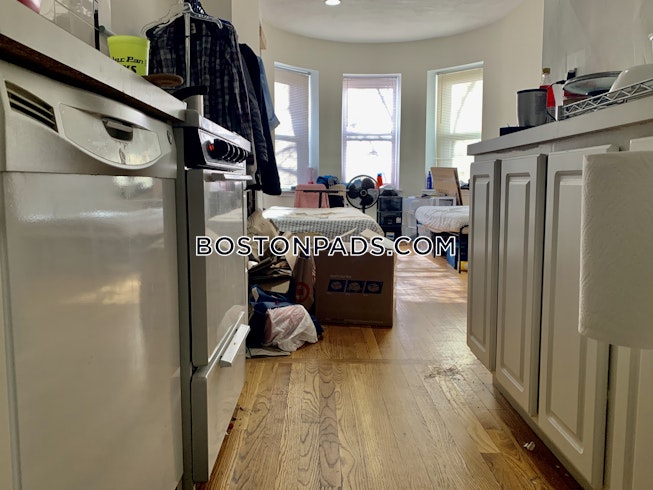 Boston - $3,675 /mo