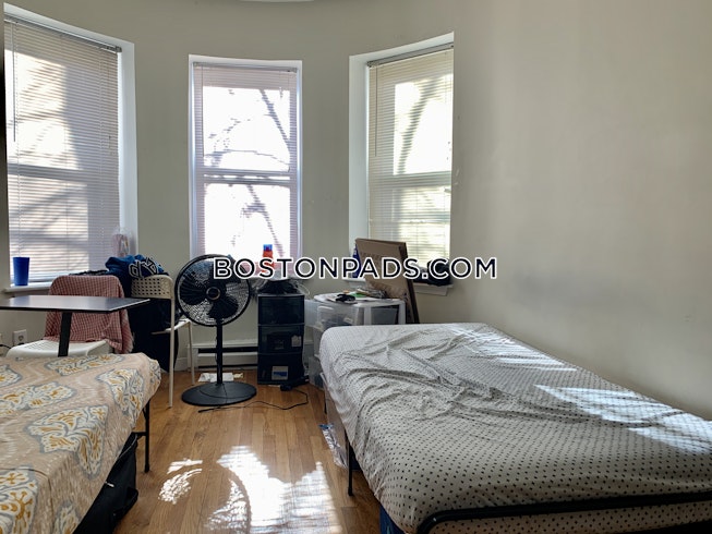 Boston - $3,675 /mo