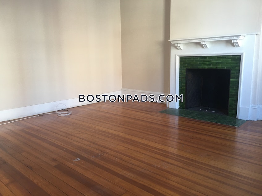 Boston - $3,995 /month