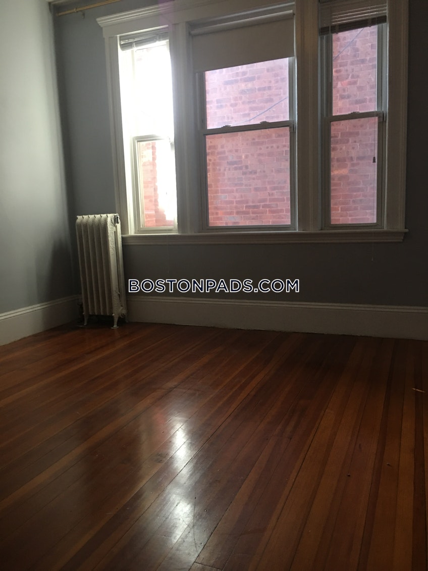 Boston - $3,995 /month