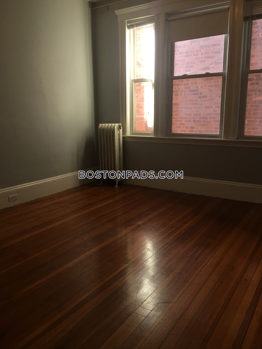 Boston - $3,995 /month