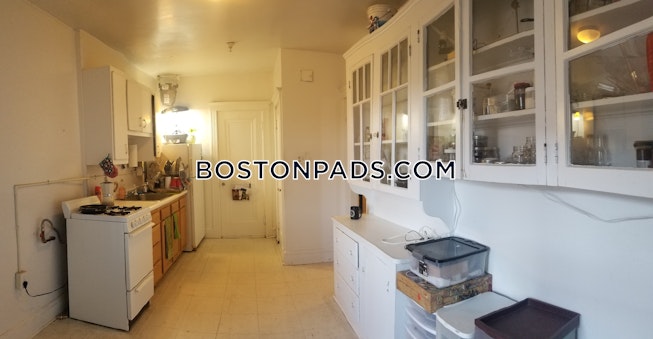 Boston - $2,125 /mo