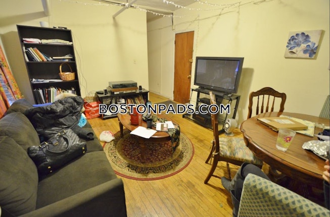 Boston - $4,700 /mo