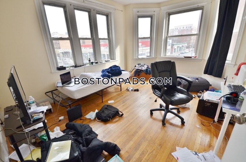 Boston - $3,400 /month