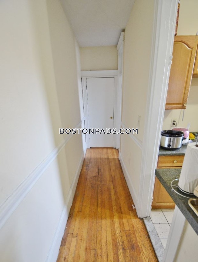 Boston - $3,400 /mo