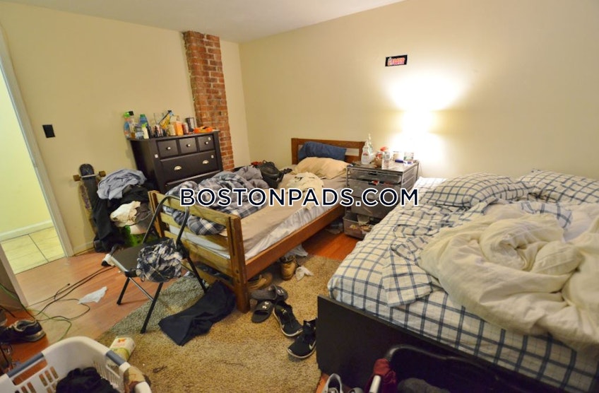 Boston - $7,700 /month