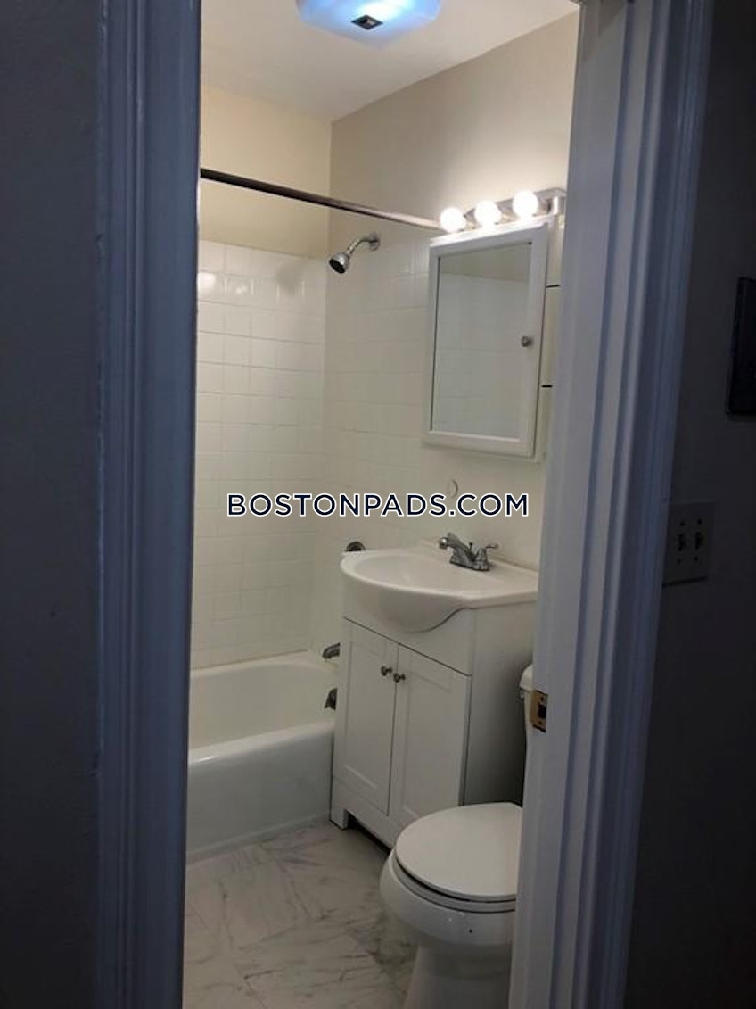 Boston - $2,895 /month