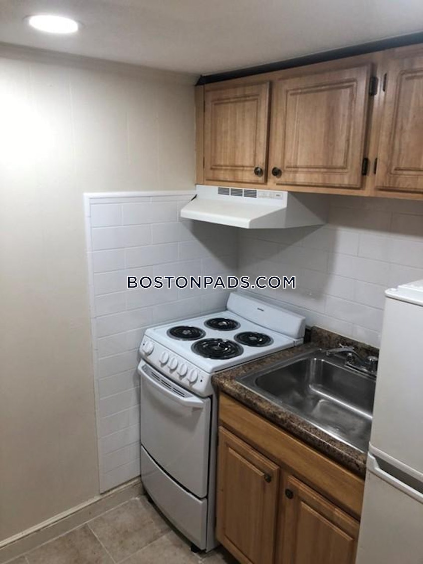 Boston - $2,895 /month