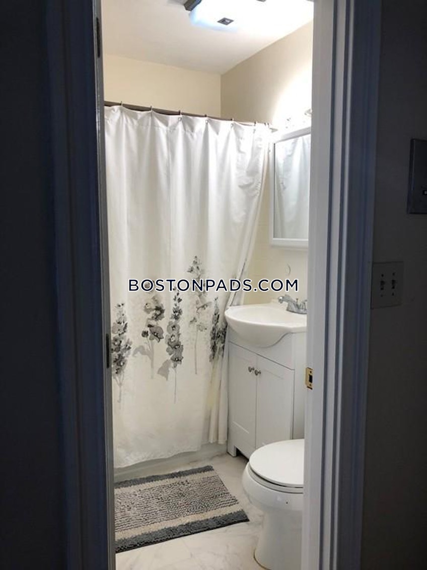 Boston - $2,895 /month