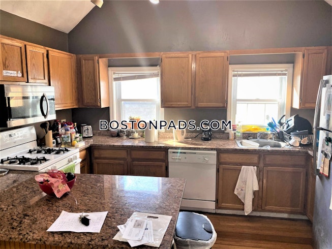 Boston - $4,100 /mo