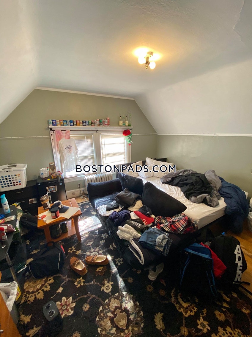 Boston - $4,750 /month