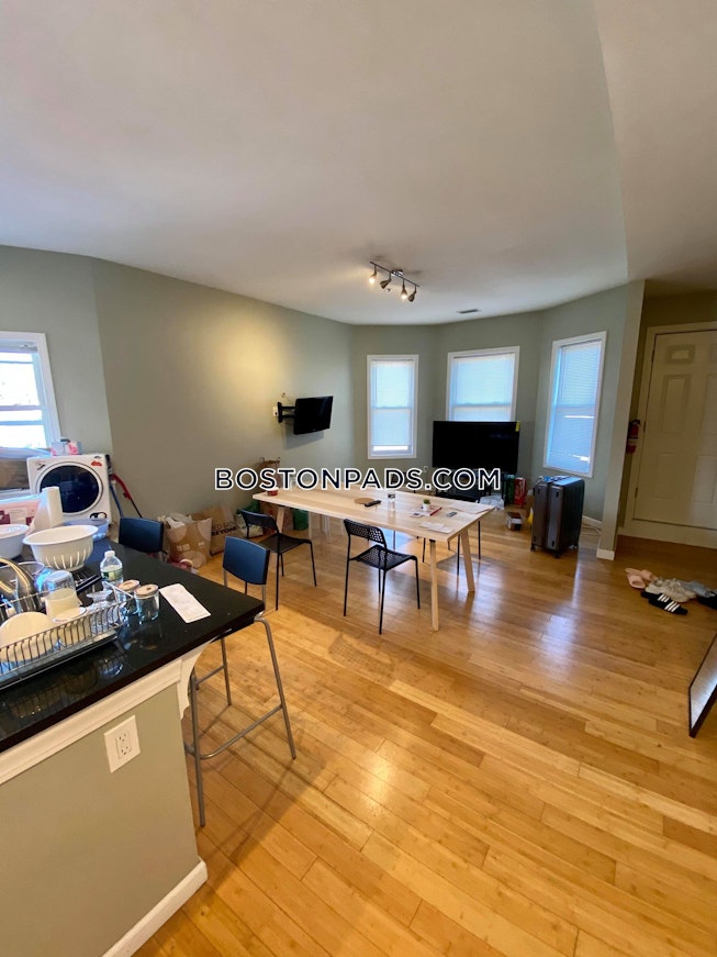 Boston - $5,500 /mo