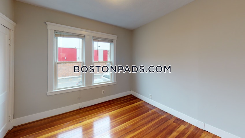 Boston - $4,400 /month