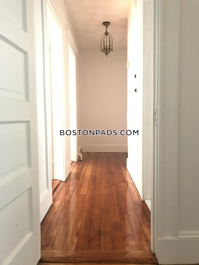 Somerville - $5,600 /mo