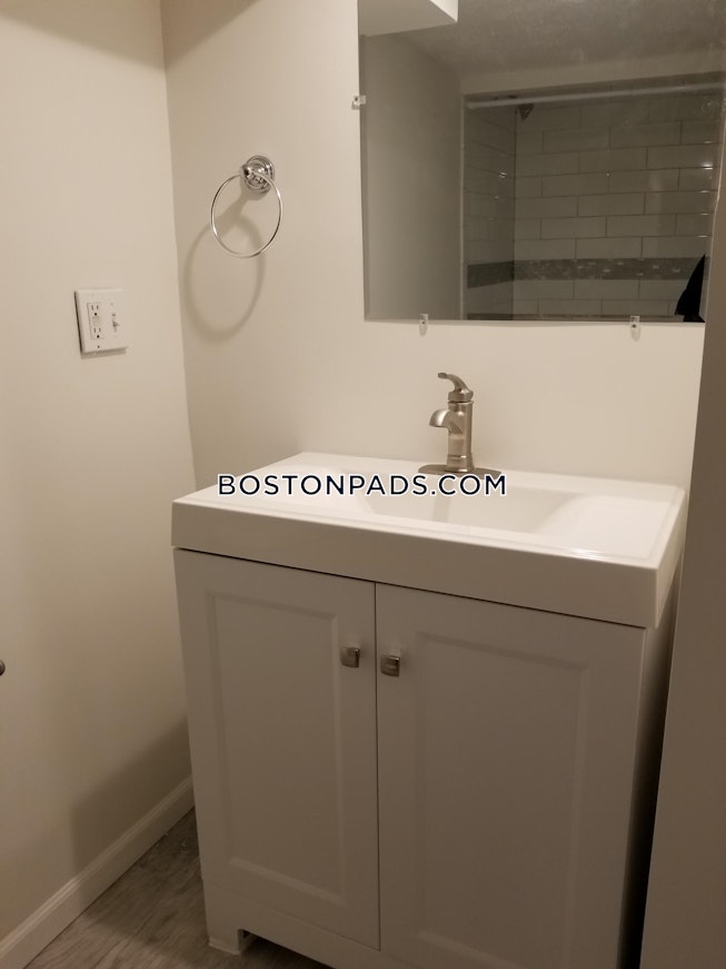 Boston - $3,300 /mo