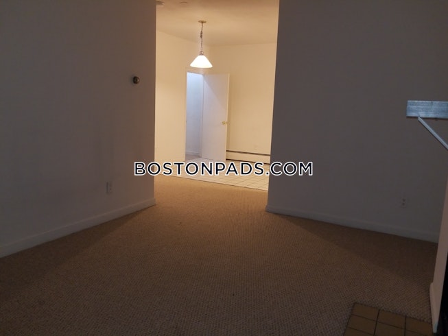 Boston - $2,300 /mo