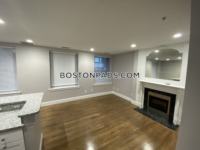 Boston - $3,100 /mo