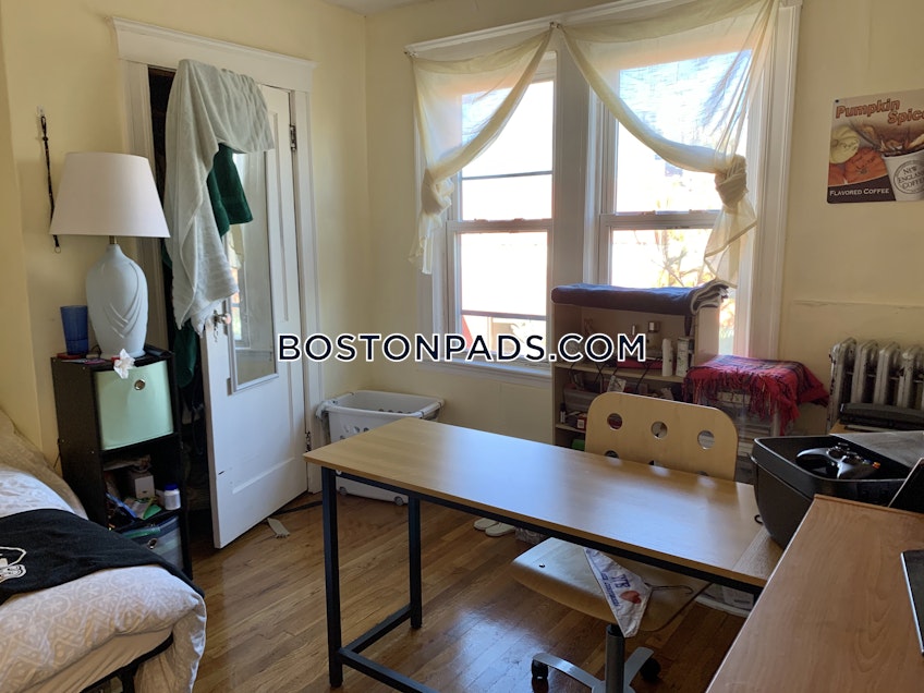 Boston - $4,800 /month