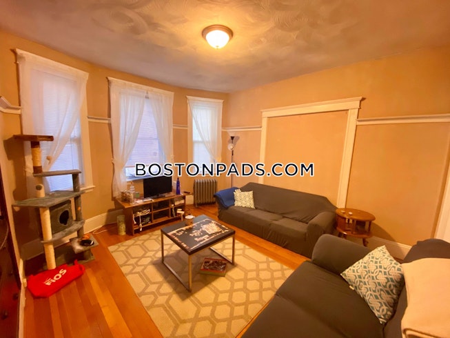 Boston - $2,800 /mo