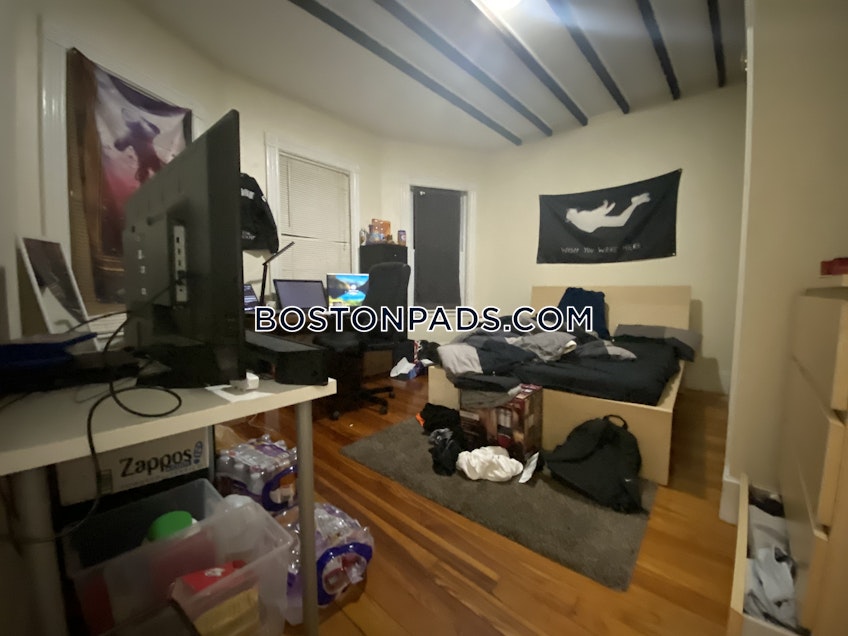 Boston - $6,000 /month