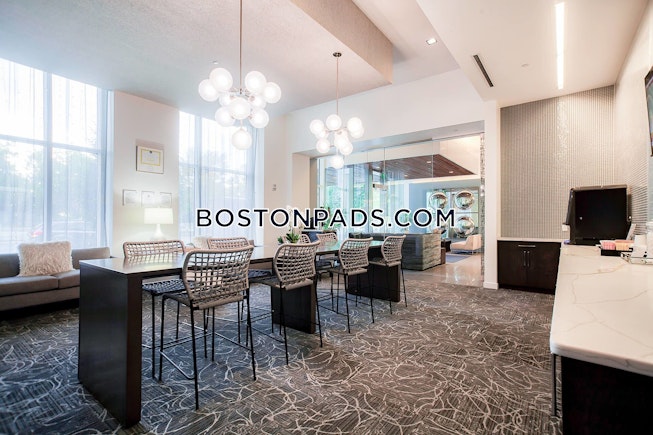 Boston - $4,615 /mo