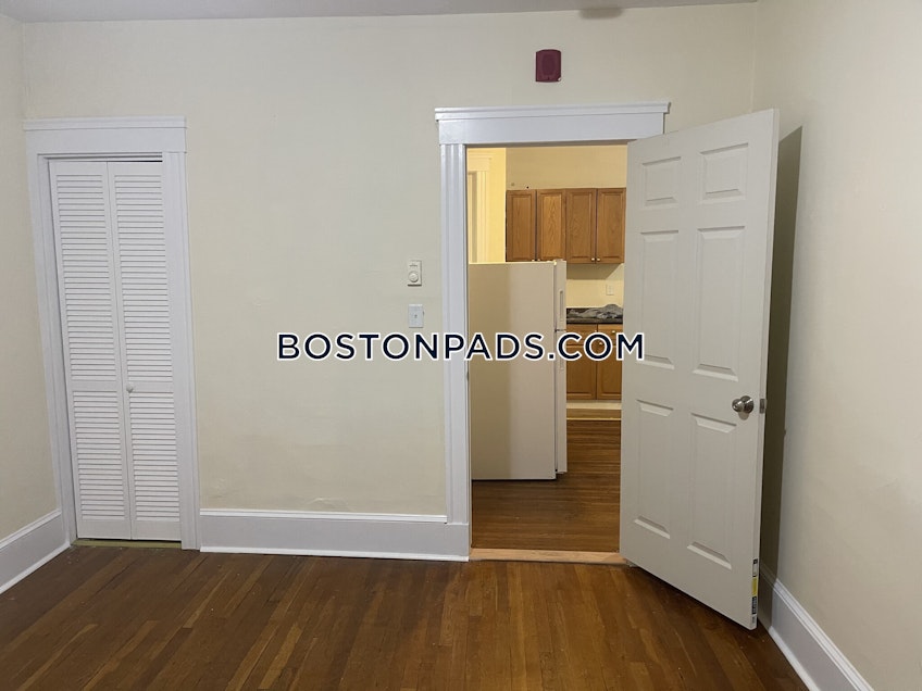 Boston - $3,495 /month