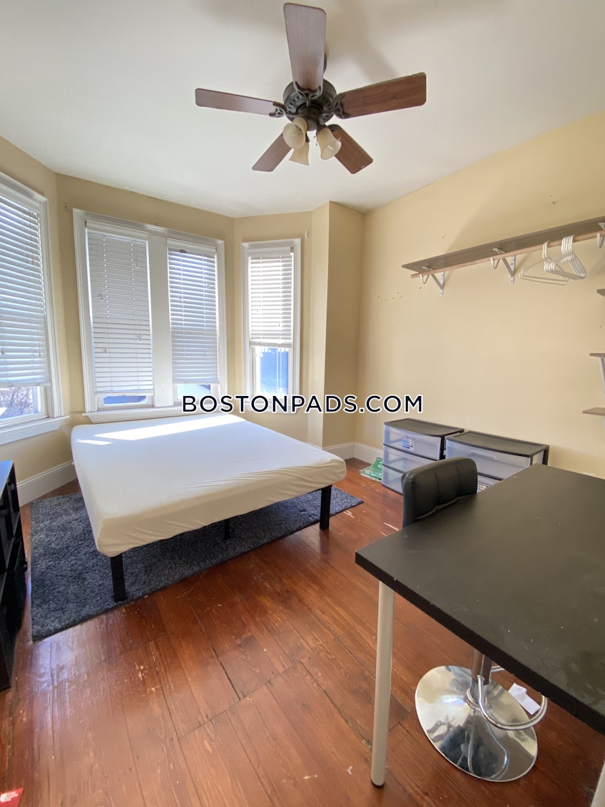 Boston - $4,400 /month