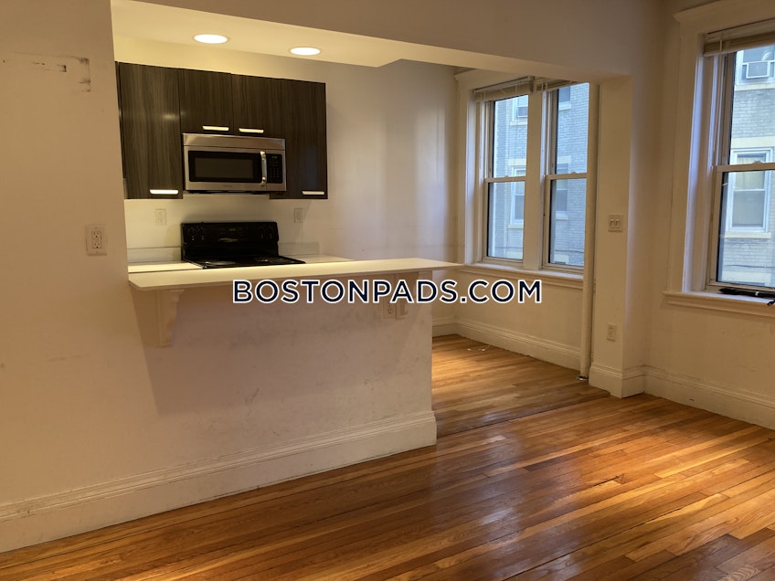 Boston - $2,800 /month